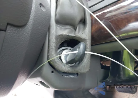 2007 Mercury Grand Marquis Ls z USA, uszkodzony, nr VIN 2MEFM75VX7X622630